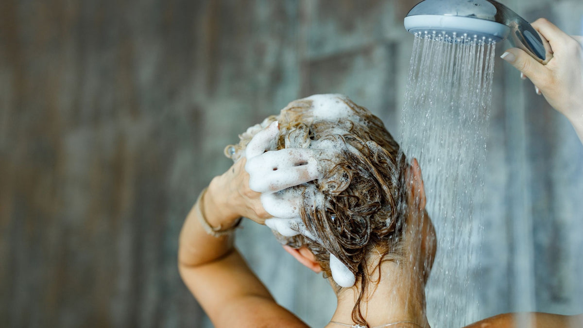A Guide to Hair Detoxes