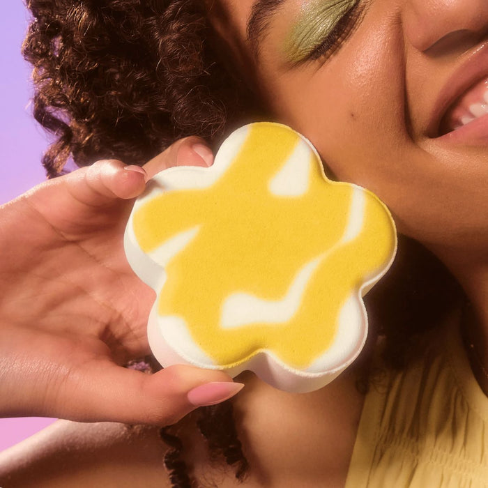 DAISE Bath Bomb Soft Serve Vanilla Swirl