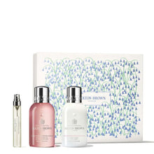 Molton Brown Delicious Rhubarb & Rose Travel Gift Set