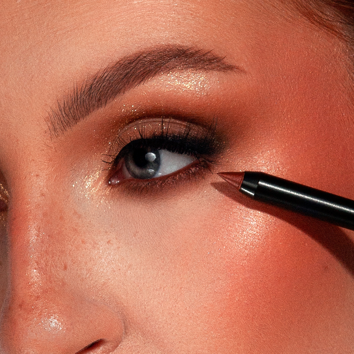 Kash Beauty Blaze Gel Pencil model 