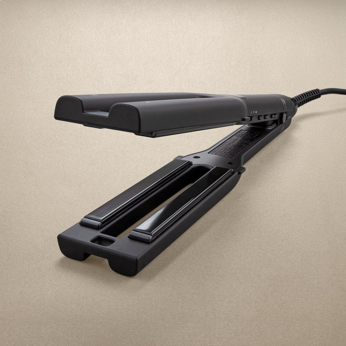 Hot Tools Dual Plate Straightener.